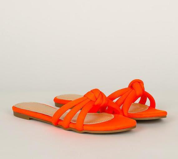 "Sandales été confortables femme - détail des brides"
