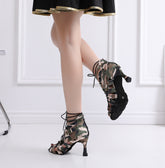 Chaussures bachata kizomba femme - Détail dessus satin élégant