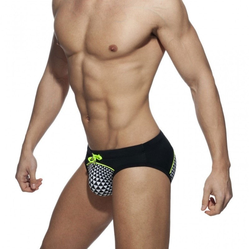 
"Vue latérale boxer homme noir - coupe ajustée moderne"
