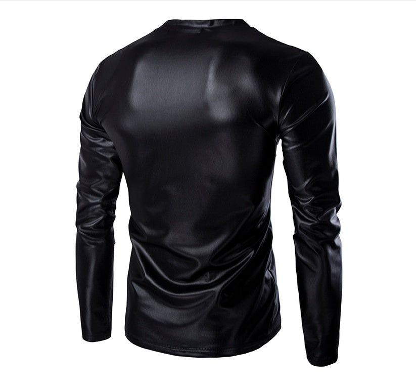 "Détail col V veste bomber dorée métallique homme - finitions premium"