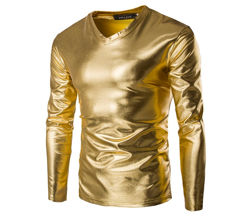 "Mannequin portant veste bomber dorée col V - style soirée élégant"
