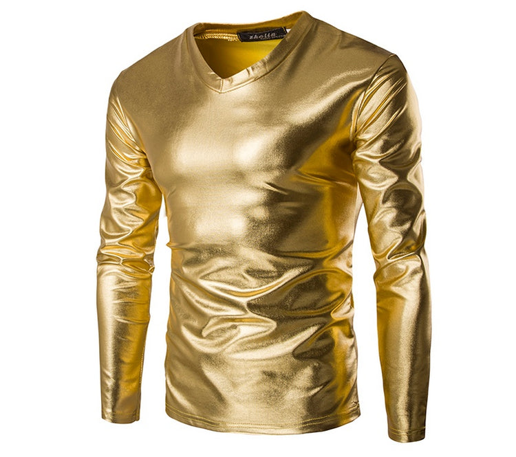 "Mannequin portant veste bomber dorée col V - style soirée élégant"
