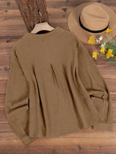 "Chemise femme casual - détail du tissu et des finitions"