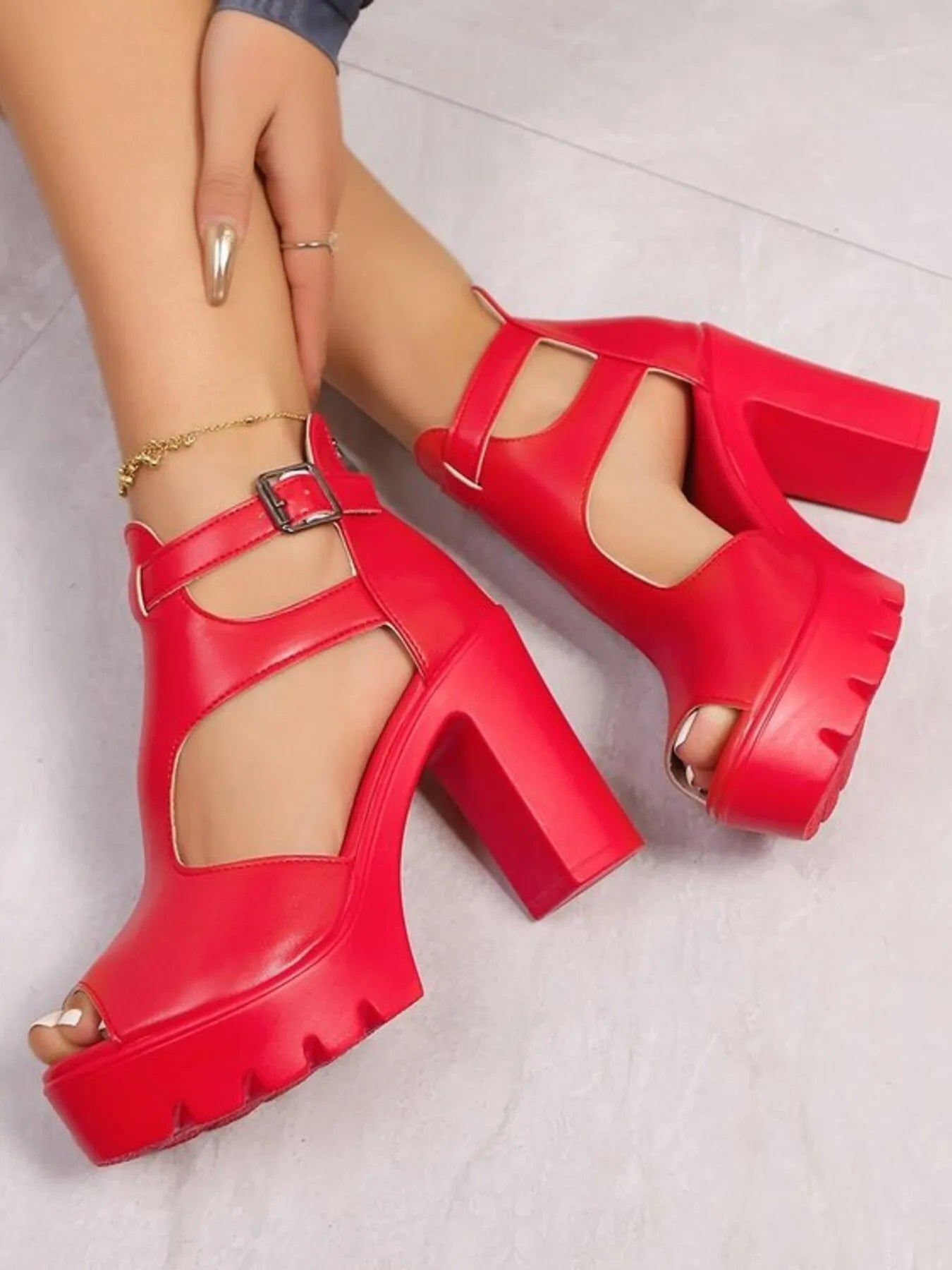 Cutout Block : Heels Sandals